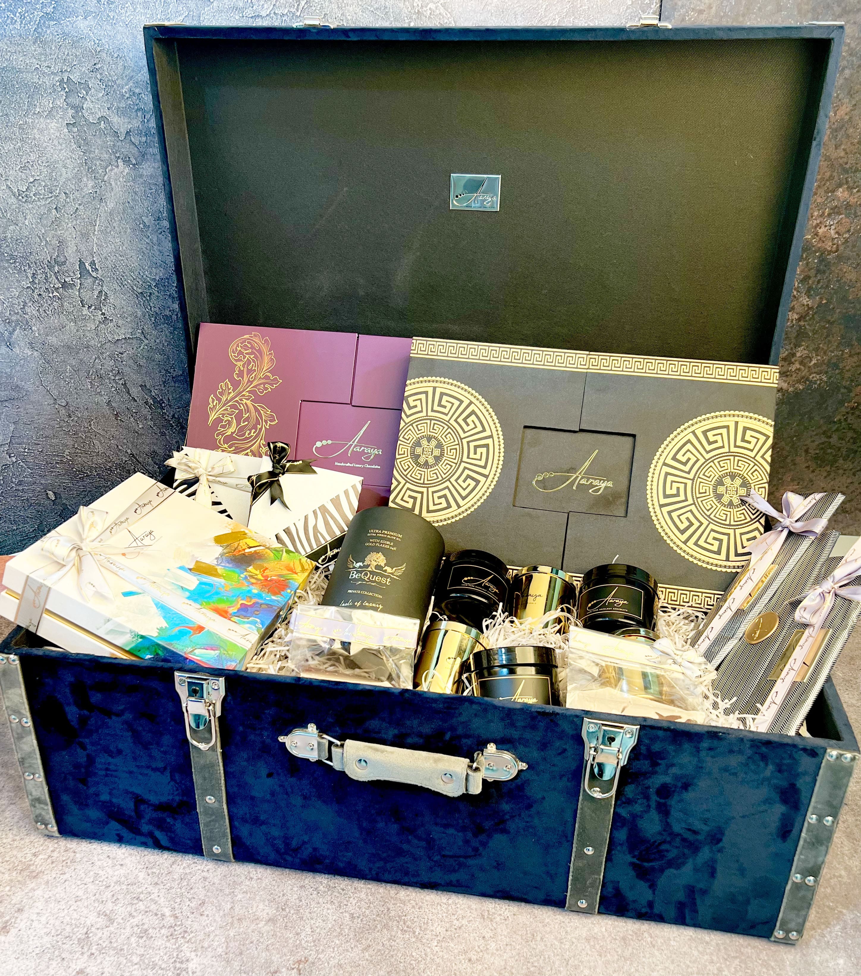 Blue Vintage Hamper