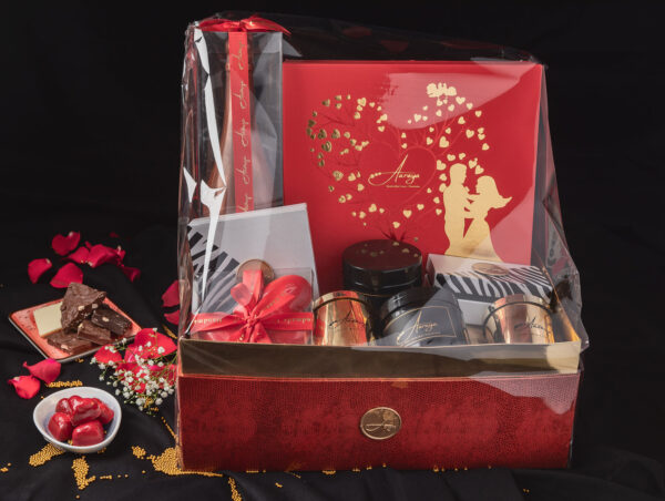 VALENTINE HAMPER LOVE BOX