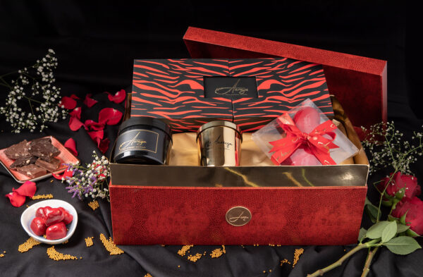 VALENTINE HAMPER RED  BOX - SMALL
